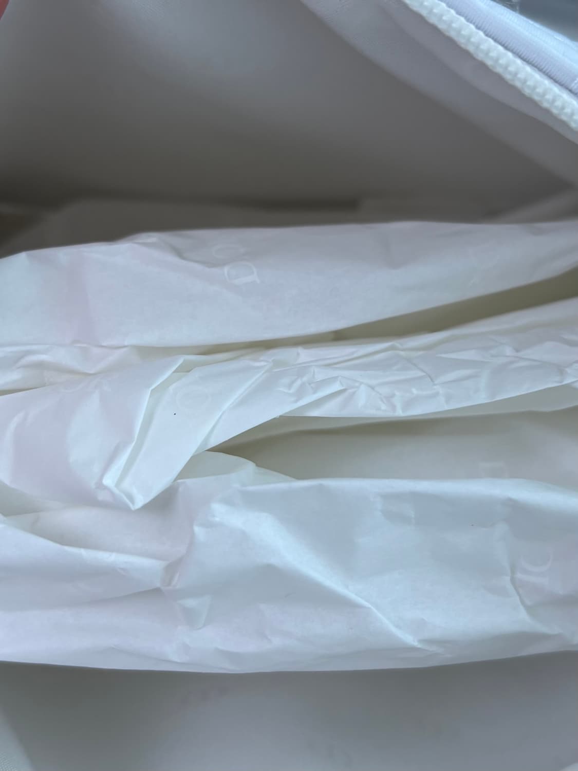 디올 화이트퀄팅 파우치 상품이미지2