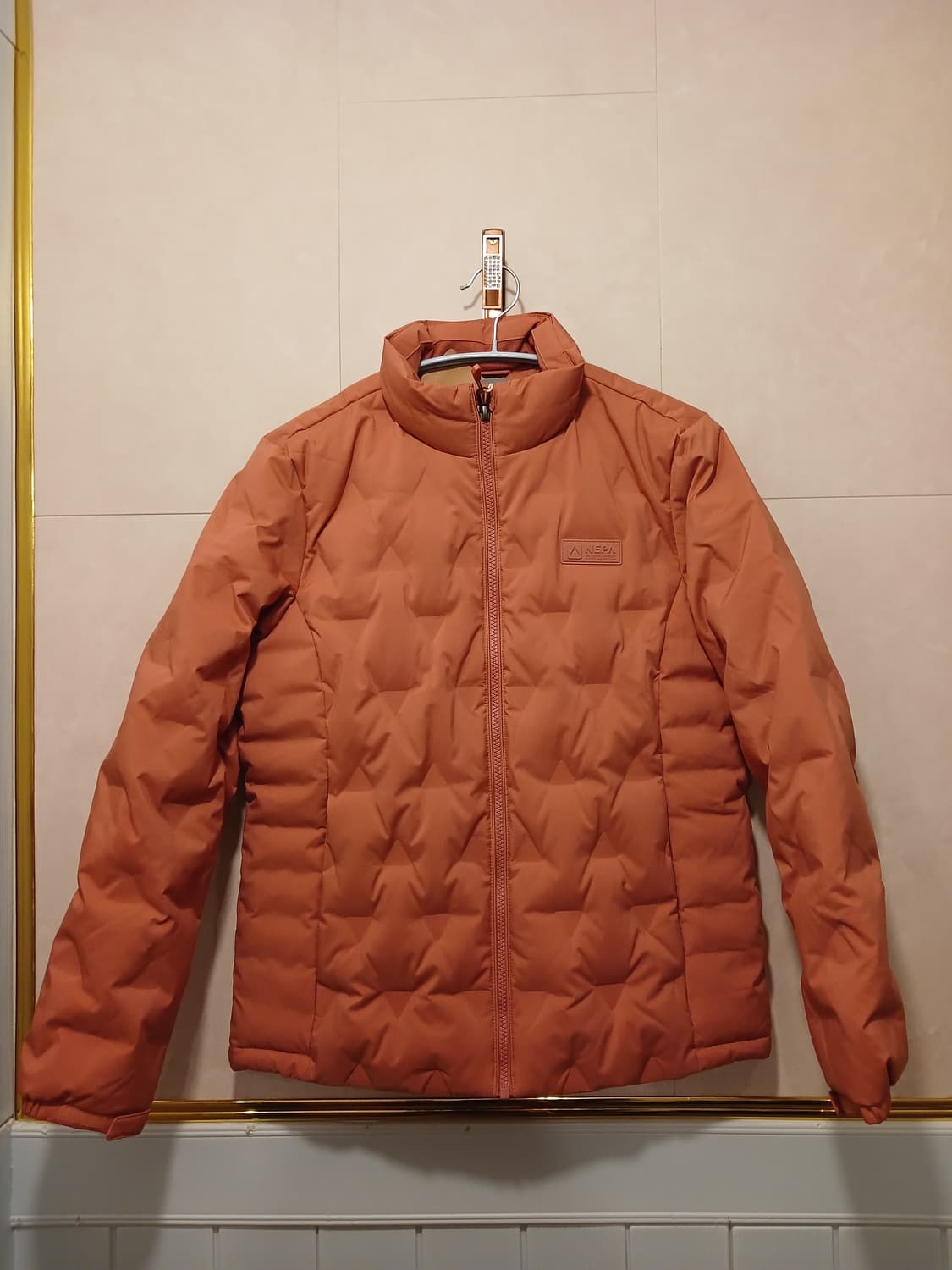 네파 정품 여성 경량패딩 90 사이즈 상품이미지2