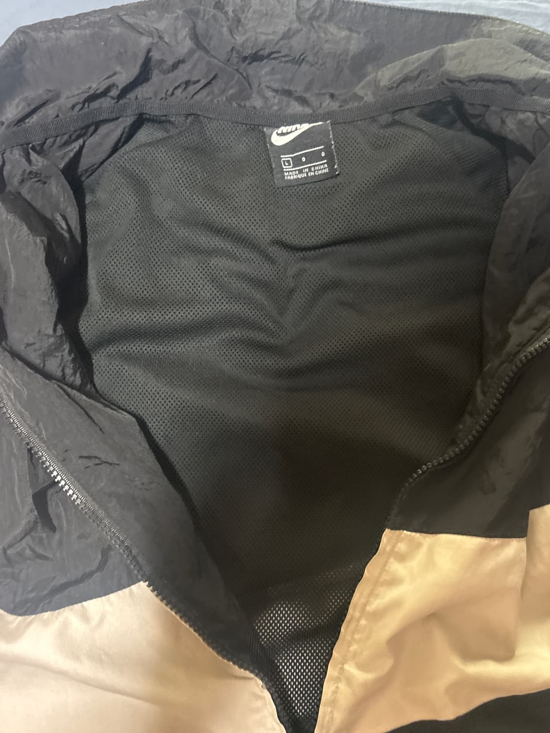 코코넛 밀크 나이키 스우시 바람막이 상품이미지2