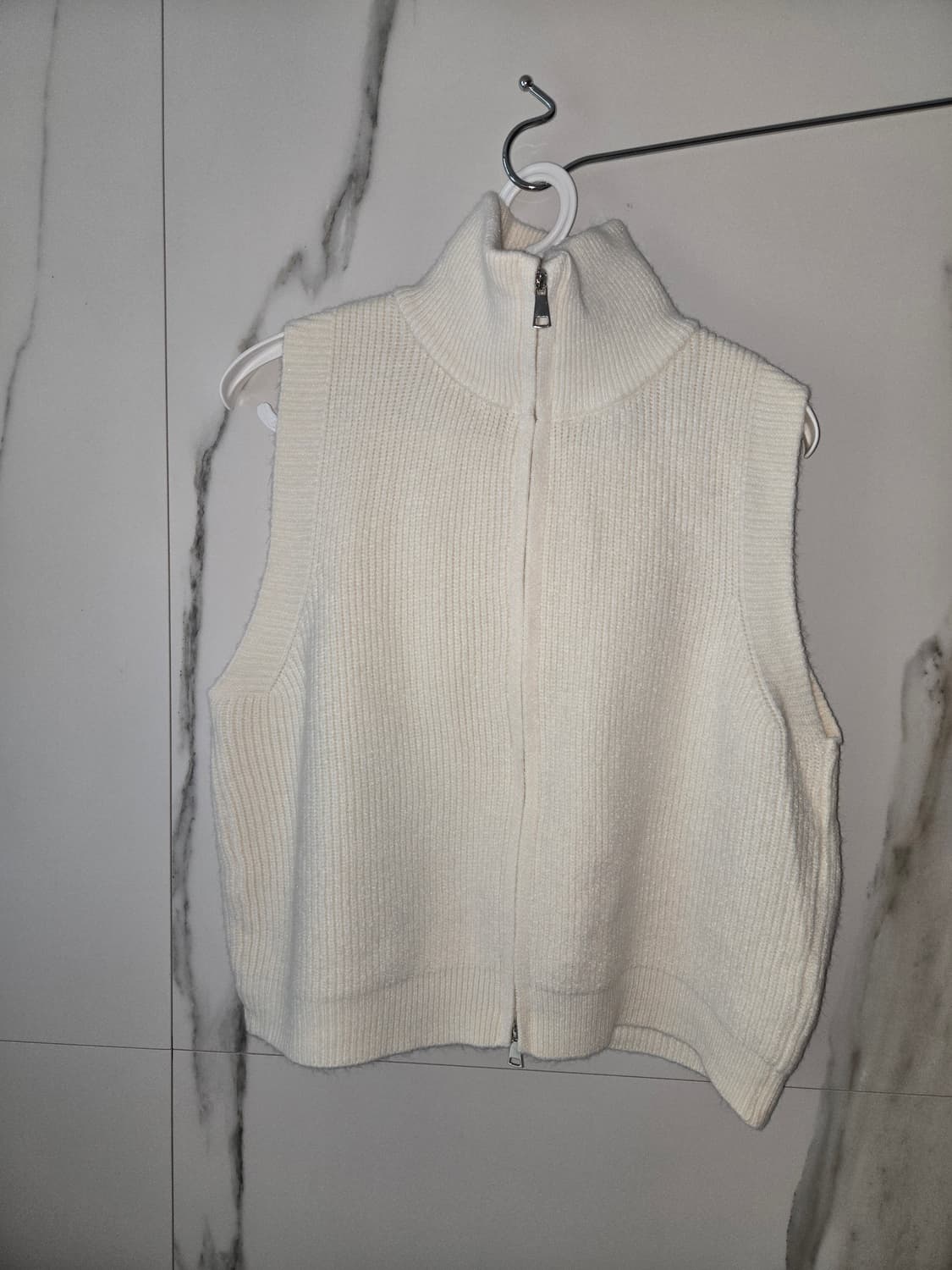 재봉틀로 직접 만든 핸드메이드 니트입니다:) 상품이미지2