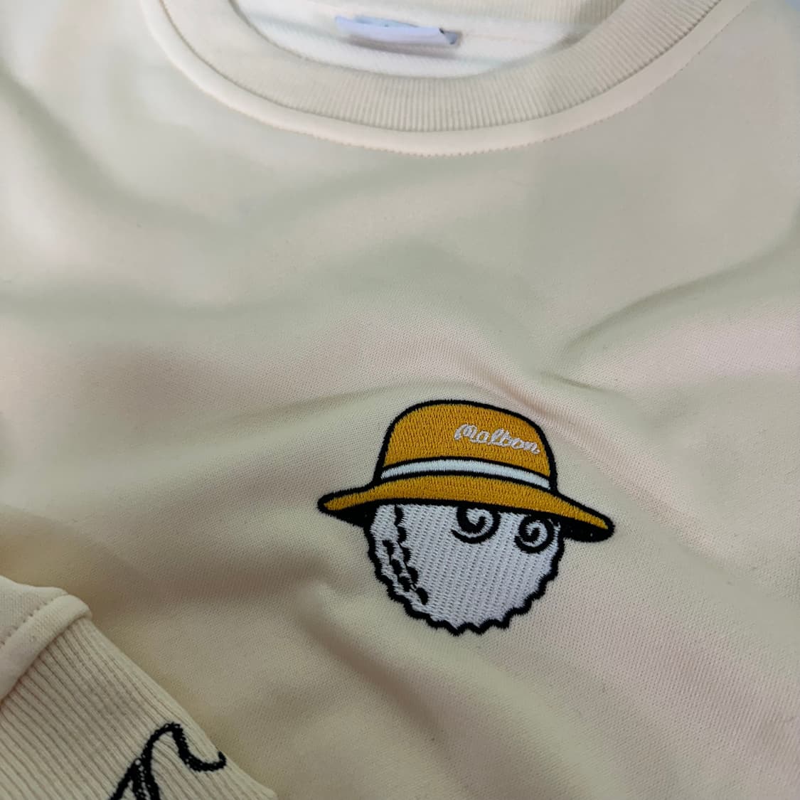 우먼S-M 말본 아이보리 손목로고 맨투맨 상품이미지3