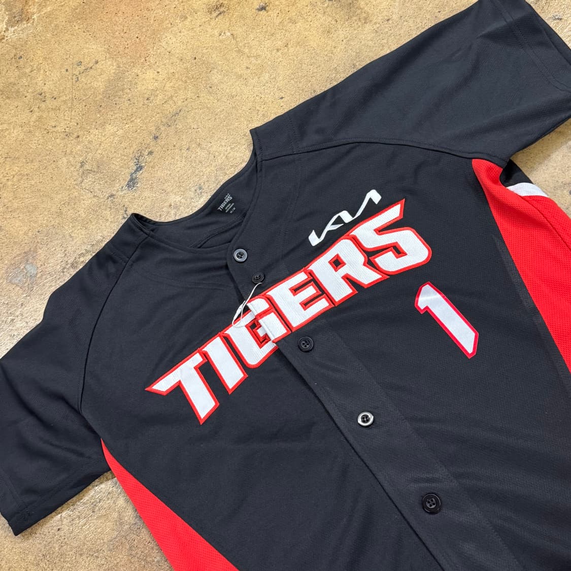 [M] 기아 타이거즈 어센틱 유니폼 블랙 레드 박찬호 마킹 b15 상품이미지1