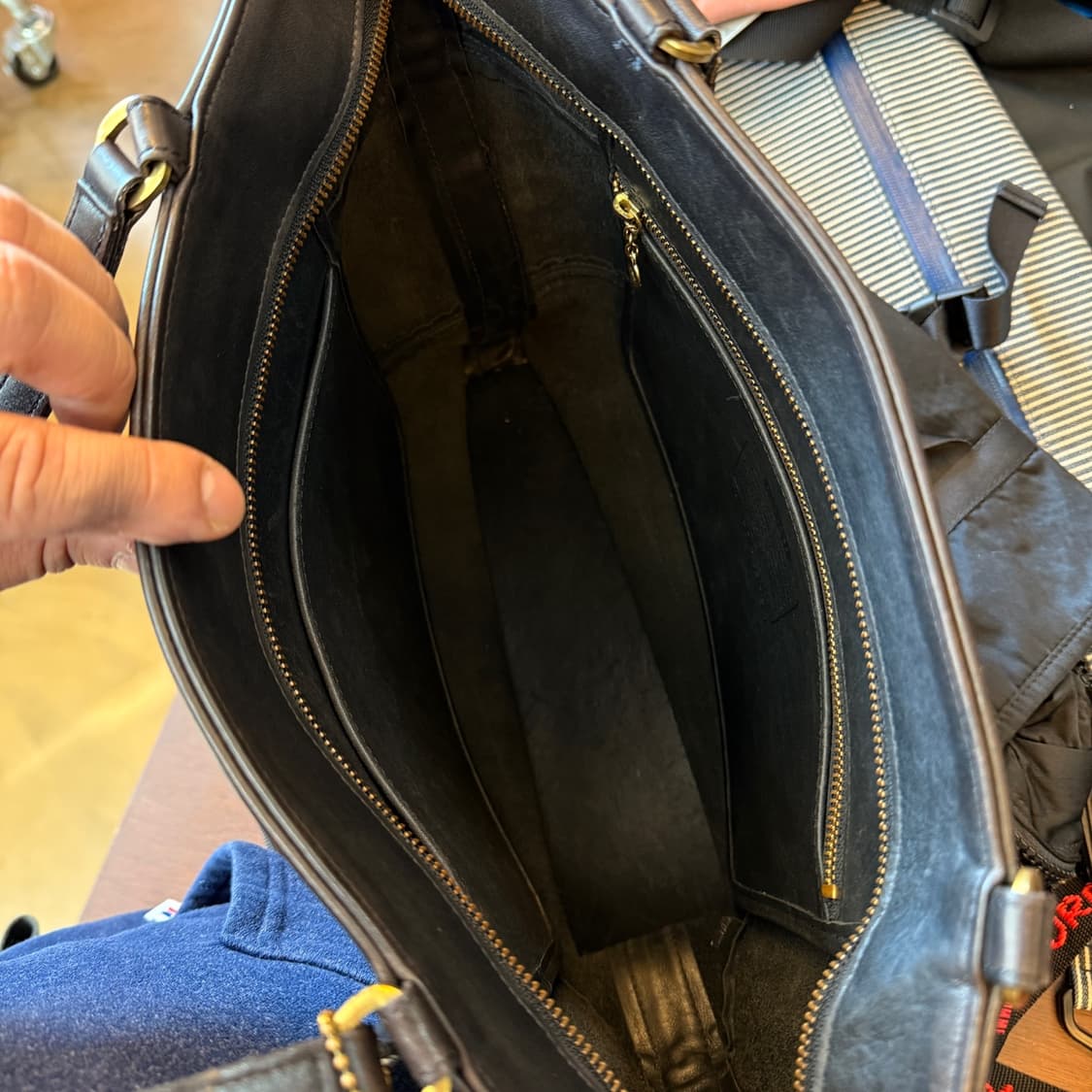 올드 코치 카우 풀그레인 토트백 상품이미지7