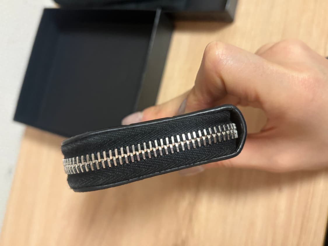 생로랑 크로커다일 지퍼돌이 지갑 판매합니다 상품이미지4