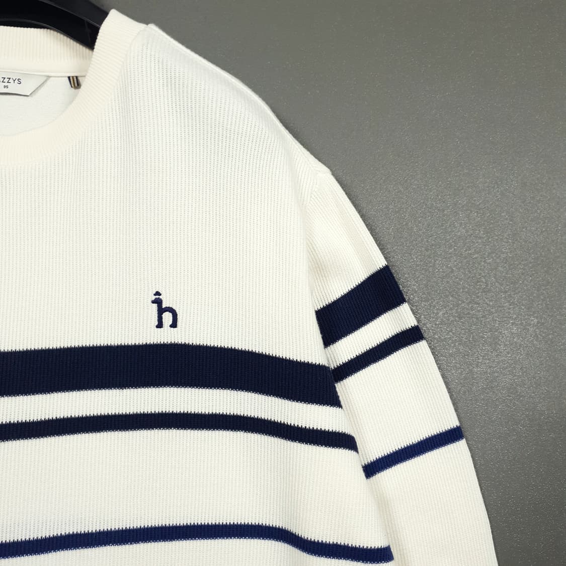 실측 XL) 헤지스 신형 23FW 니트조직 티핑블록 맨투맨 스웨터 크림 상품이미지3