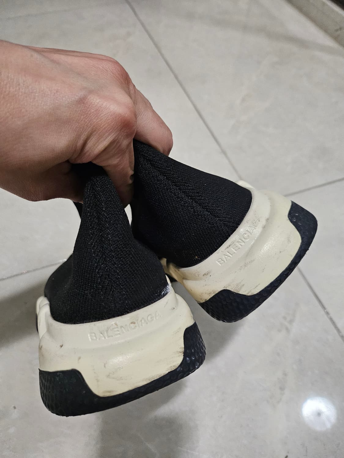 발렌시아가  상품이미지4