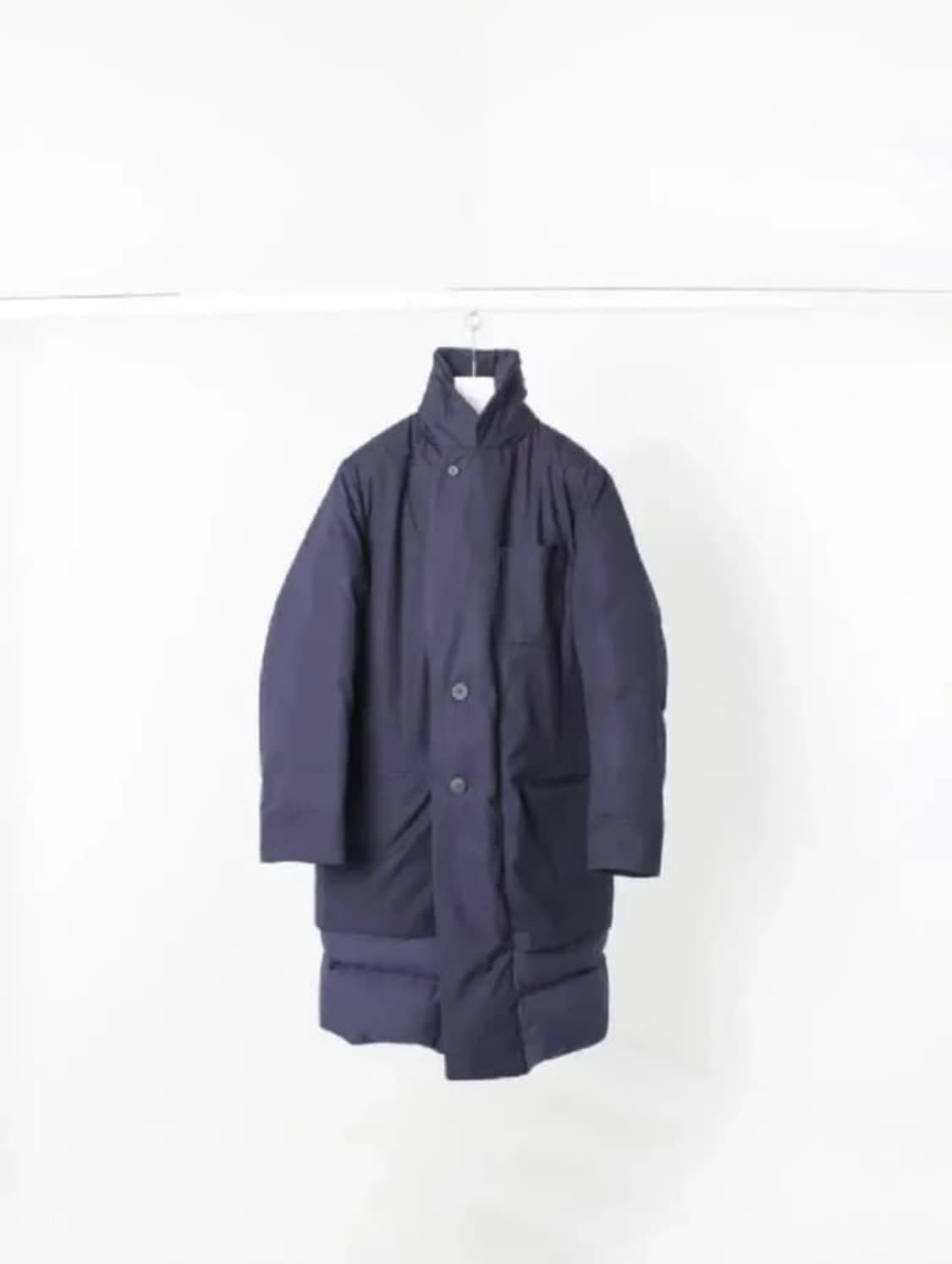 도큐먼트 다운코트 상품이미지1