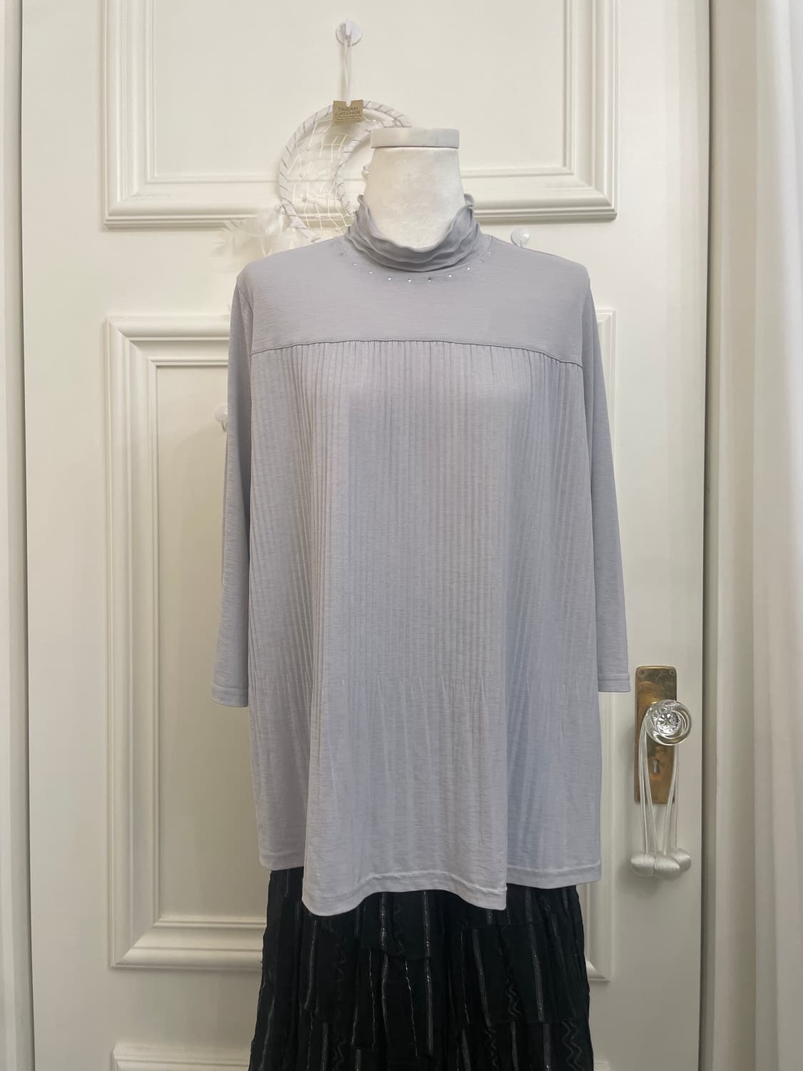 sheer gray cubic point pleats top 상품이미지1