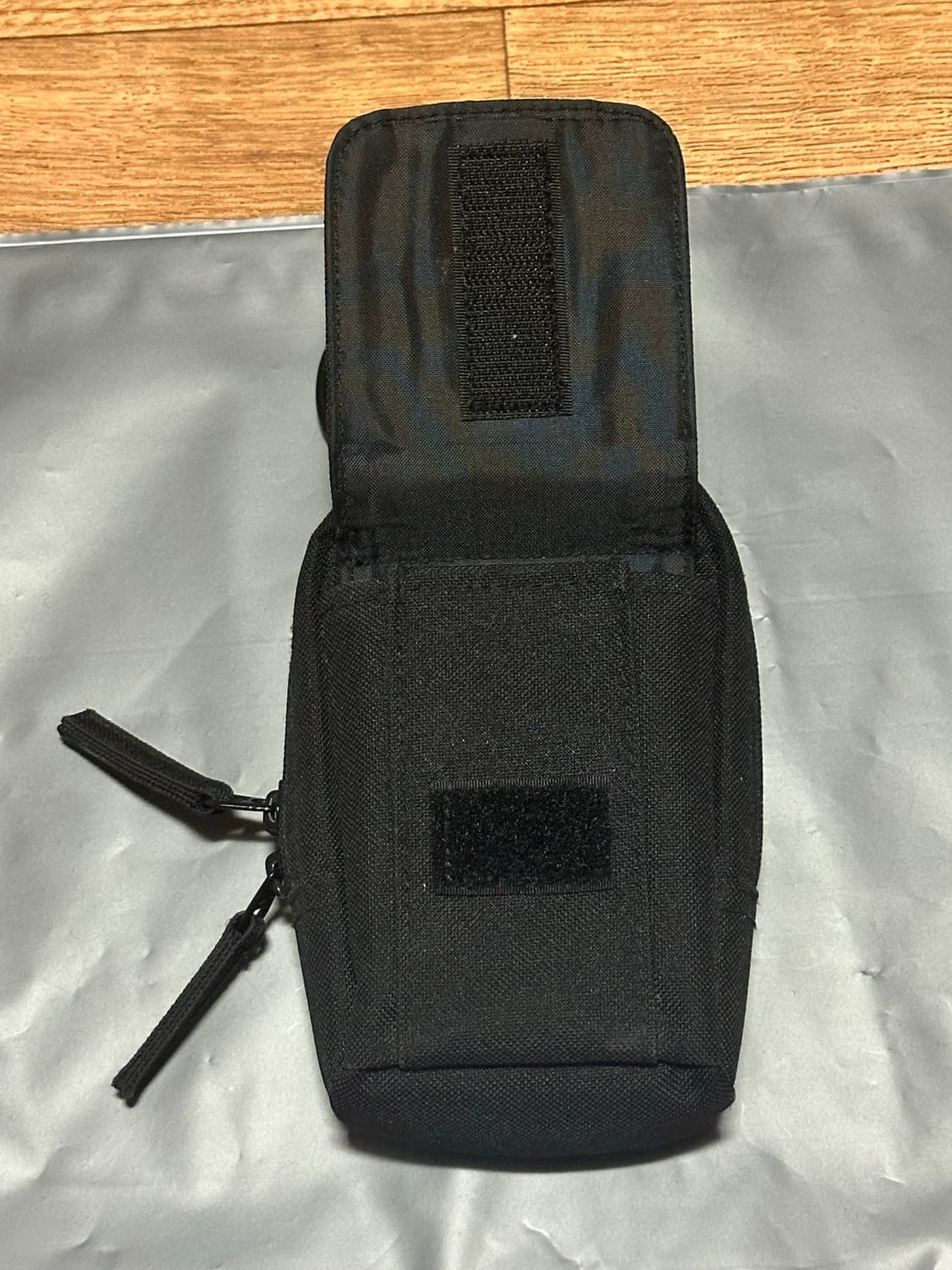 칼하트 카라비너 미니백 (black) 상품이미지4