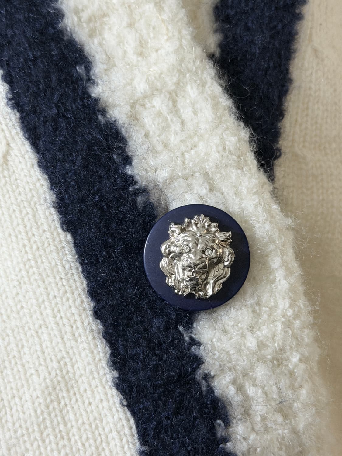 샤넬 크루즈 컬렉션 스노우쇼 캐시미어 가디건 상품이미지5