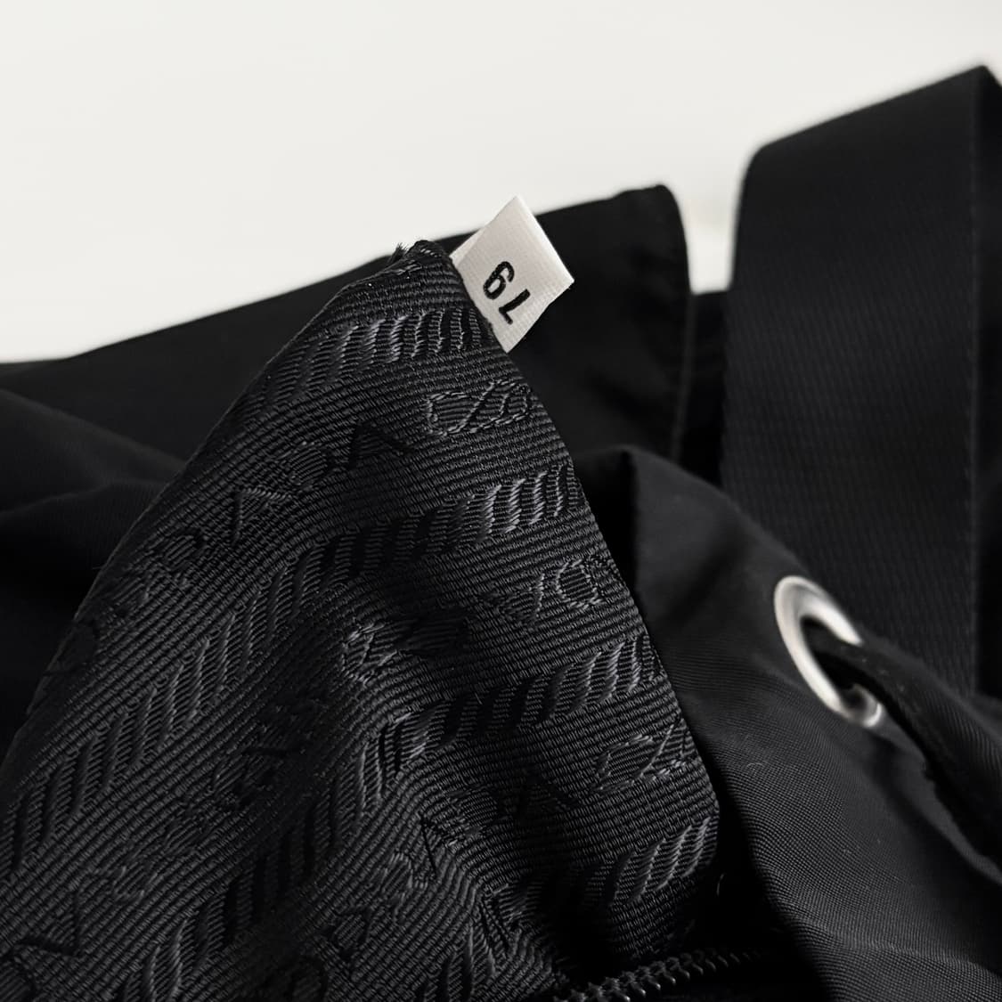 PRADA 프라다 삼각 플레이트 백팩 상품이미지10