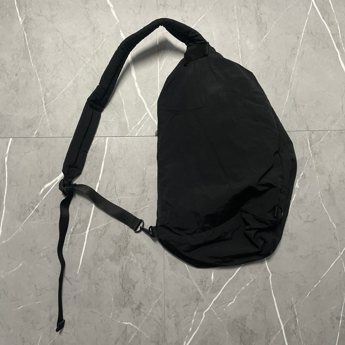 팔로워 특가 빈티지 블랙 트랙 슬링백 복조리 가방 상품이미지5