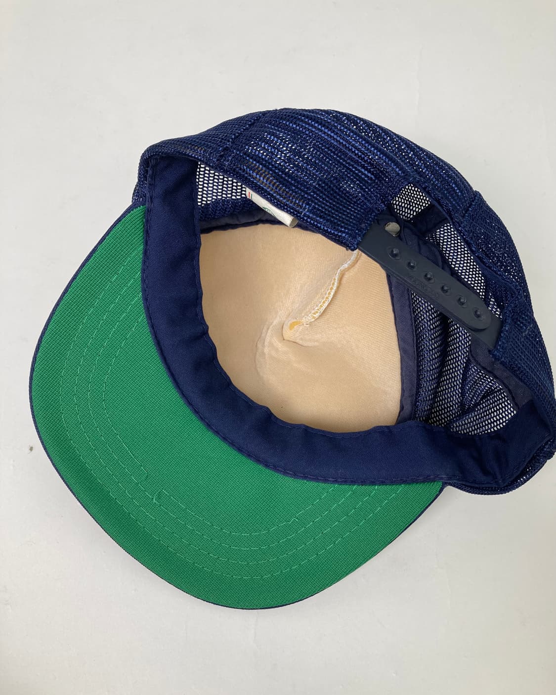 90s Trucker Hat (white/navy) 상품이미지6