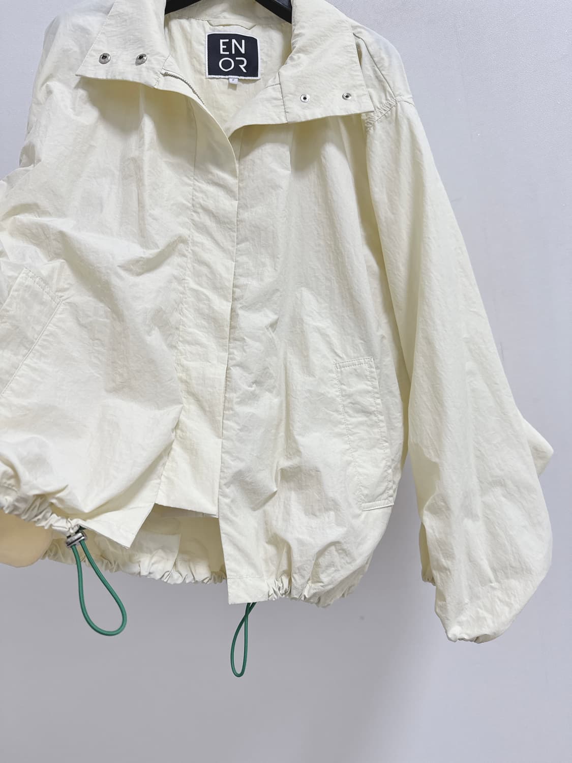 엔오르 바스락 볼륨슬리브 오버사이즈 집업 점퍼 상품이미지7