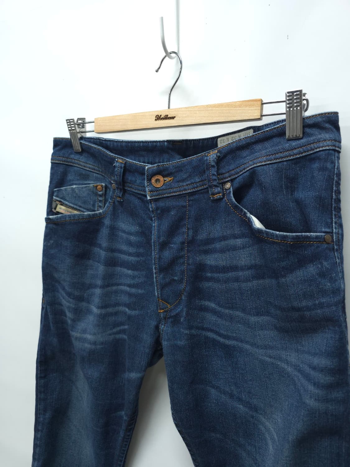 디젤 DARRON 레귤러 슬림 테이퍼드 데님 팬츠(32) 상품이미지2