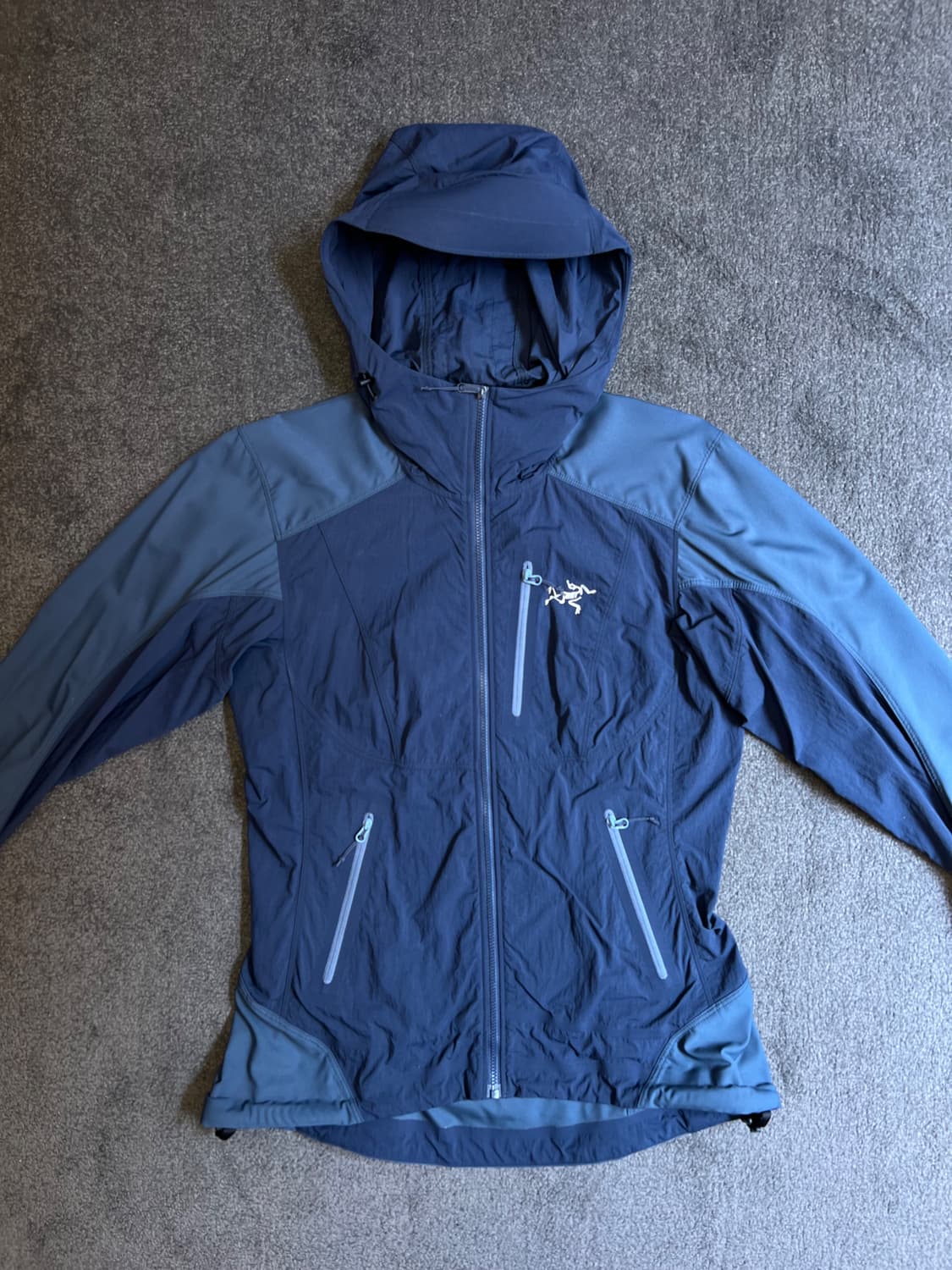 아크테릭스(Arc'teryx) 하이브리드 후디 바람막이 XS 상품이미지1