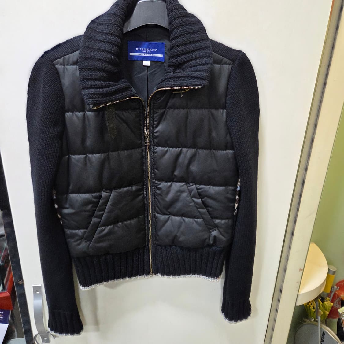 버버리 크롭 니트 다운 자켓 상품이미지1