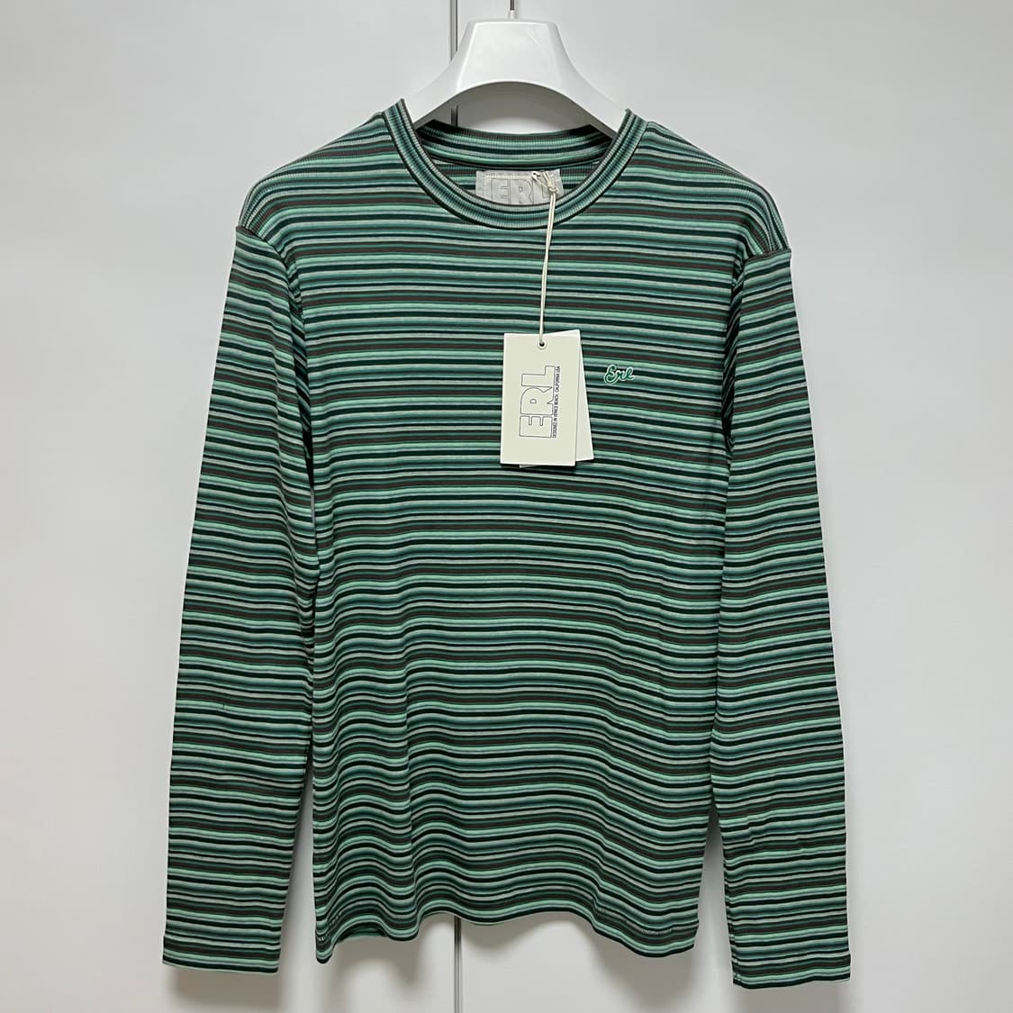 [M,L,XL]이알엘 ERL 25fw 스트라이프 롱 슬리브리스 탑/그린 상품이미지3