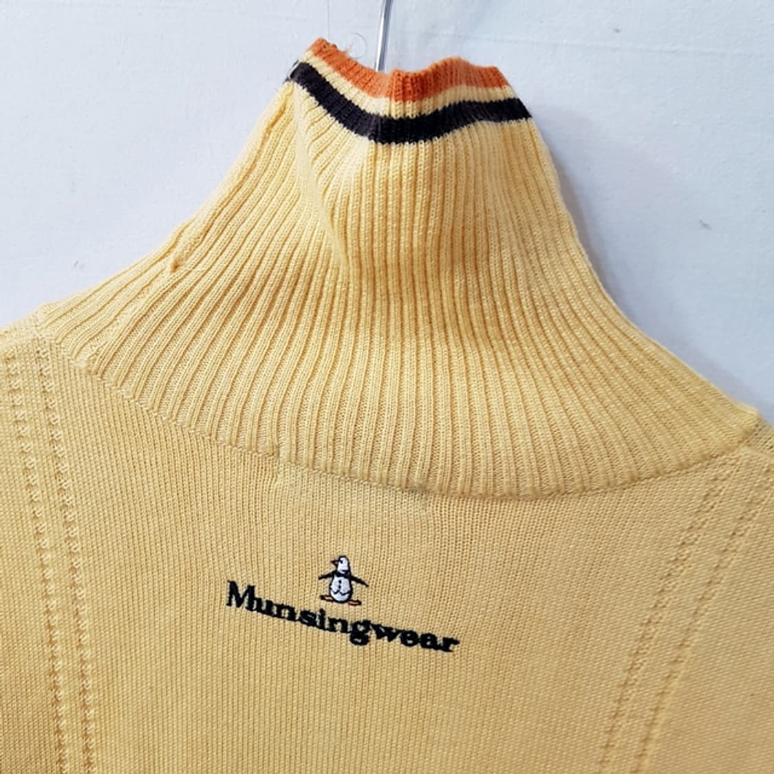 먼싱웨어 모 100% 터틀넥 스웨터 옐로우 상품이미지4