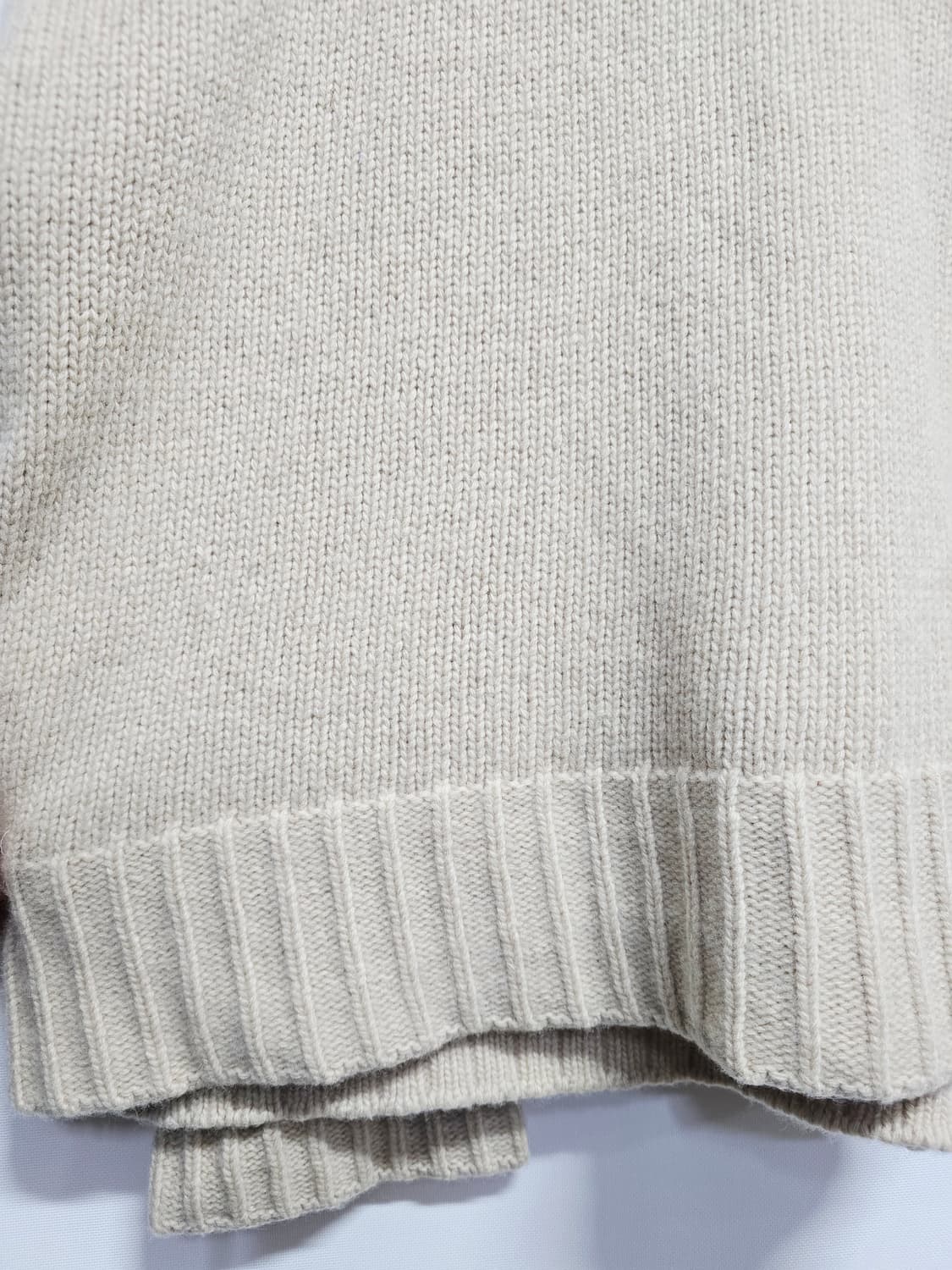 스튜디오 톰보이 베이지색 모혼방 가디건 상품이미지6