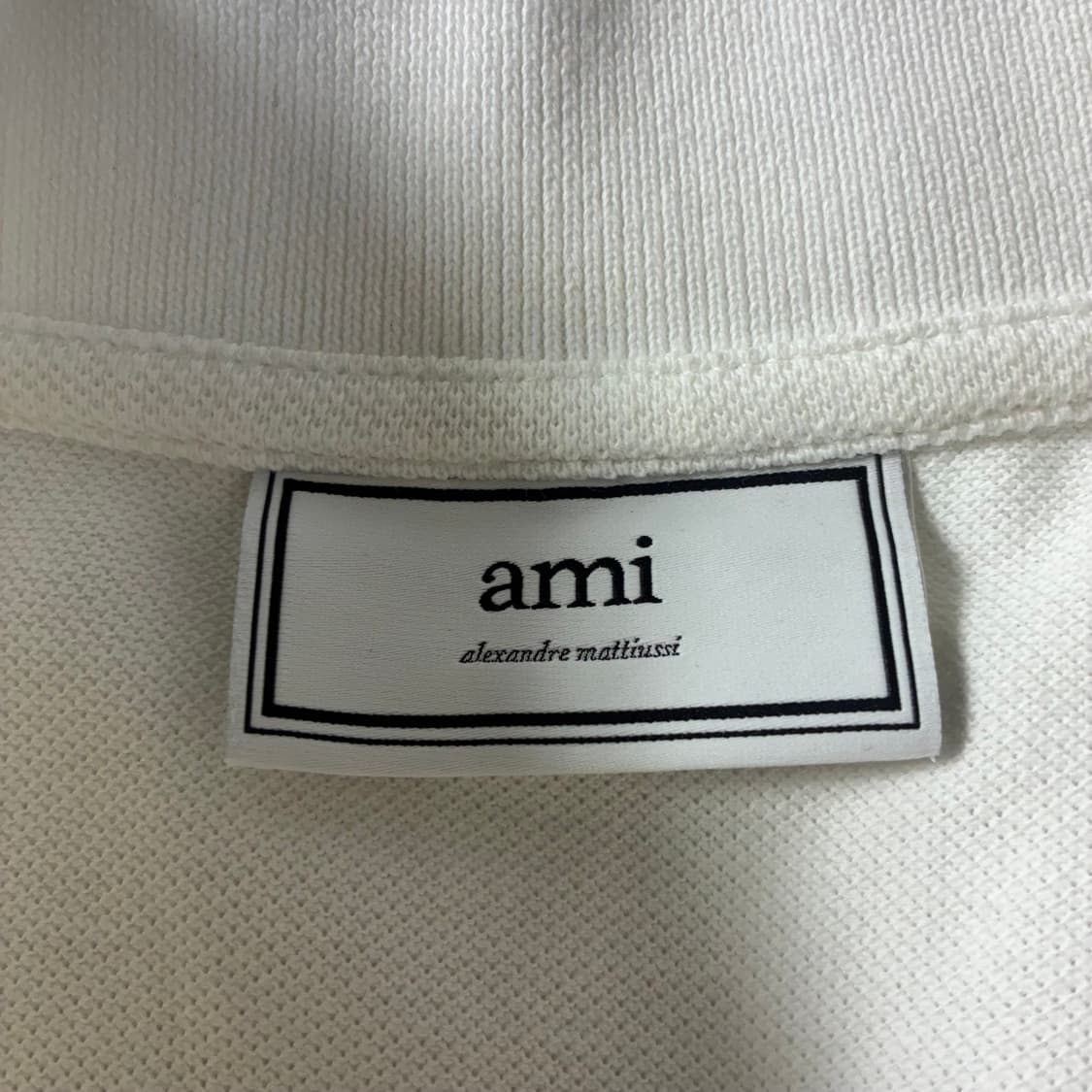 Ami  아미 스몰하트 화이트 카라 반팔티셔츠  상품이미지4