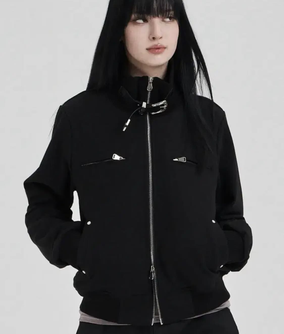 일리오 Black Highneck jersey blouson 상품이미지1