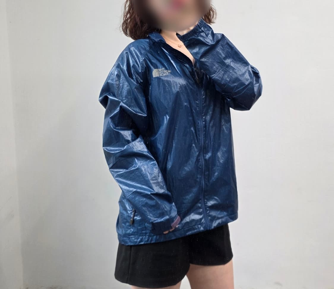 [프립]노스페이스 메탈릭 블루 초경량 바람막이 자켓 상품이미지1
