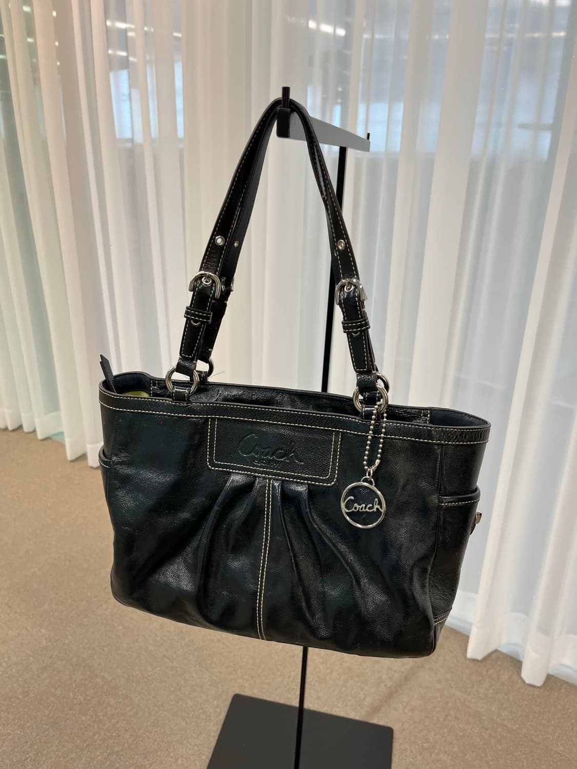 Coach Black Enamel Square Bag 상품이미지1