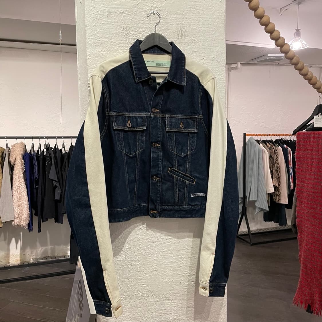 오프화이트 데님자켓 상품이미지1