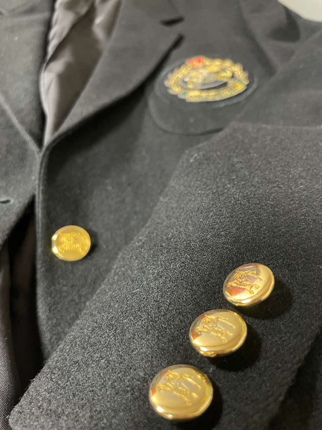 버버리 아카이브 블랙 크레스트 로고 와펜 원버튼 자켓 상품이미지6