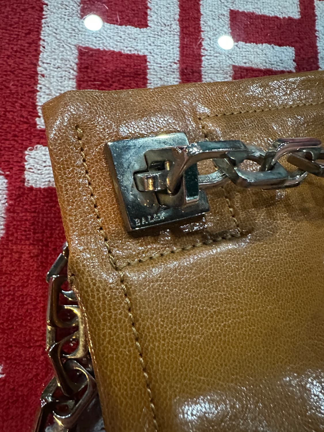 발리 레더 체인숄더백 카멜 상품이미지9