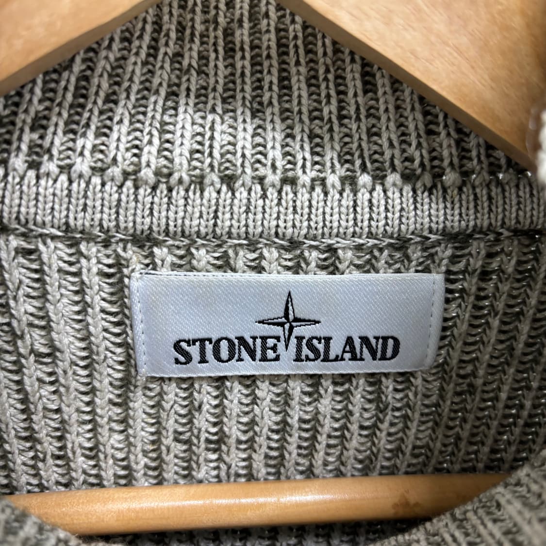 [M]스톤아일랜드 반집업 니트 상품이미지3