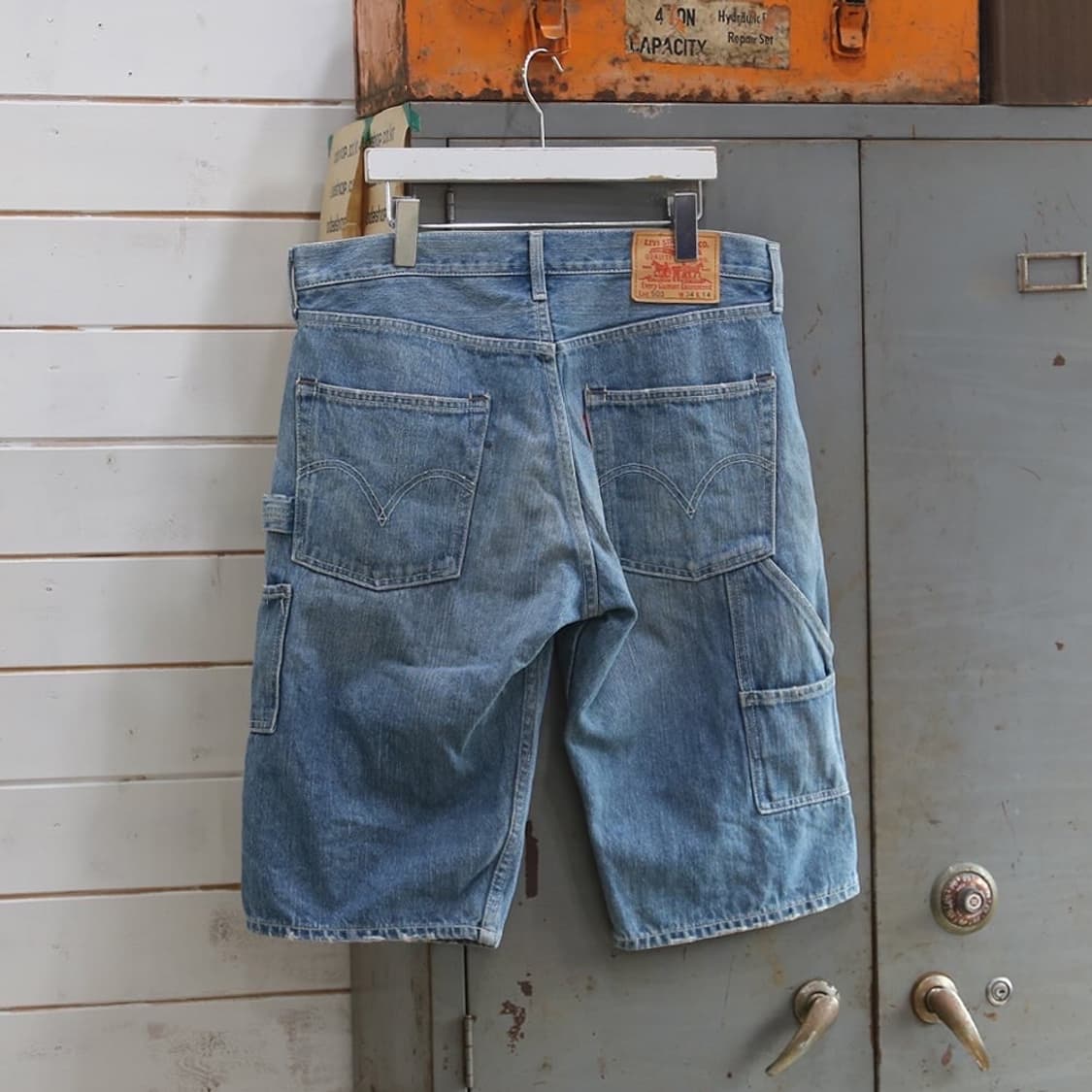 (착용컷) 리바이스 503 카펜터 데님 반바지 (34) 상품이미지4