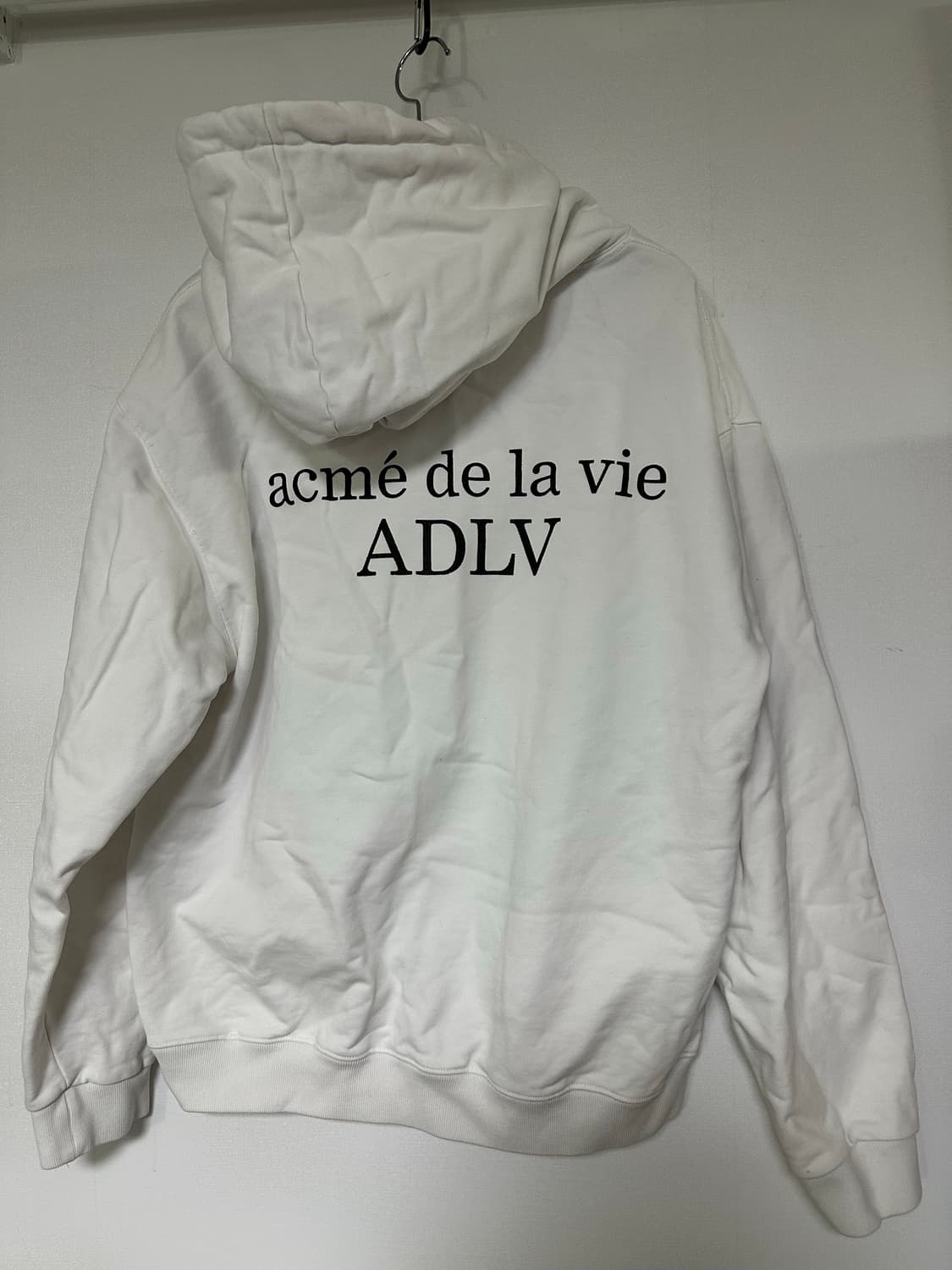 아크메드라비 흰색 후드티 프린팅 상품이미지2