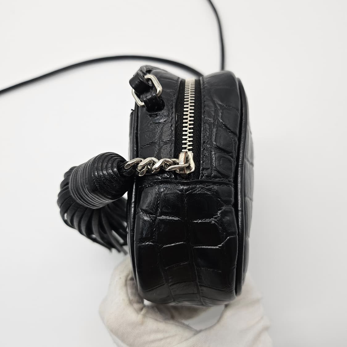 정품 입생로랑 태슬 크로커다일 블로거 미니 크로스백 상품이미지5