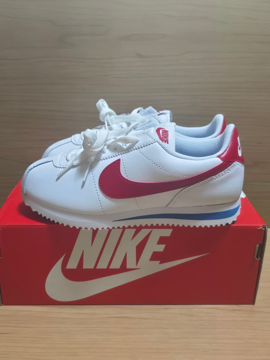 새제품)나이키 우먼 코르테즈 바사티레드 팝니다. 상품이미지3