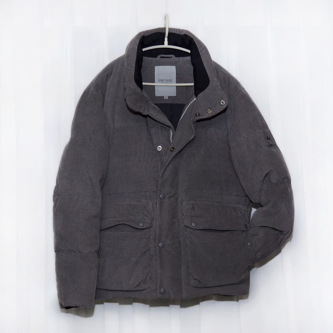 시리즈 (series) 투르쿠 코듀로이 헤비 구스다운 숏패딩 (100+) 상품이미지1