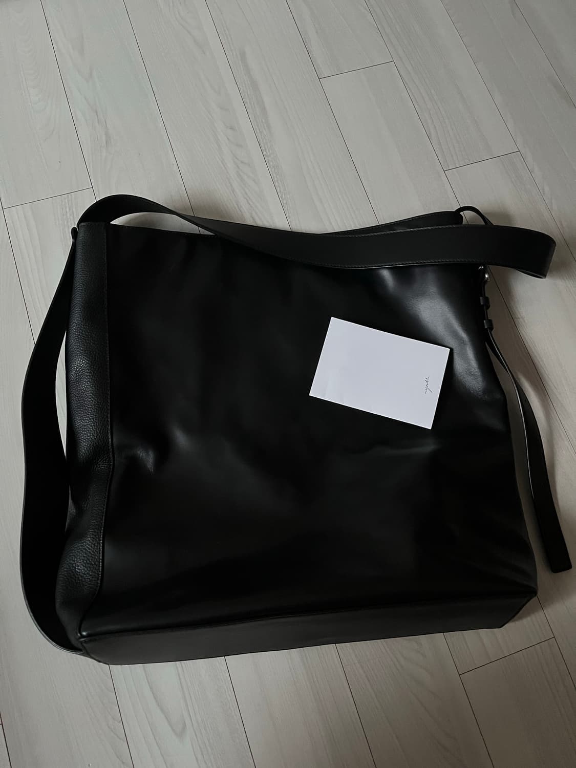 유스 듀얼 텍스쳐 레더 숄더백 상품이미지6