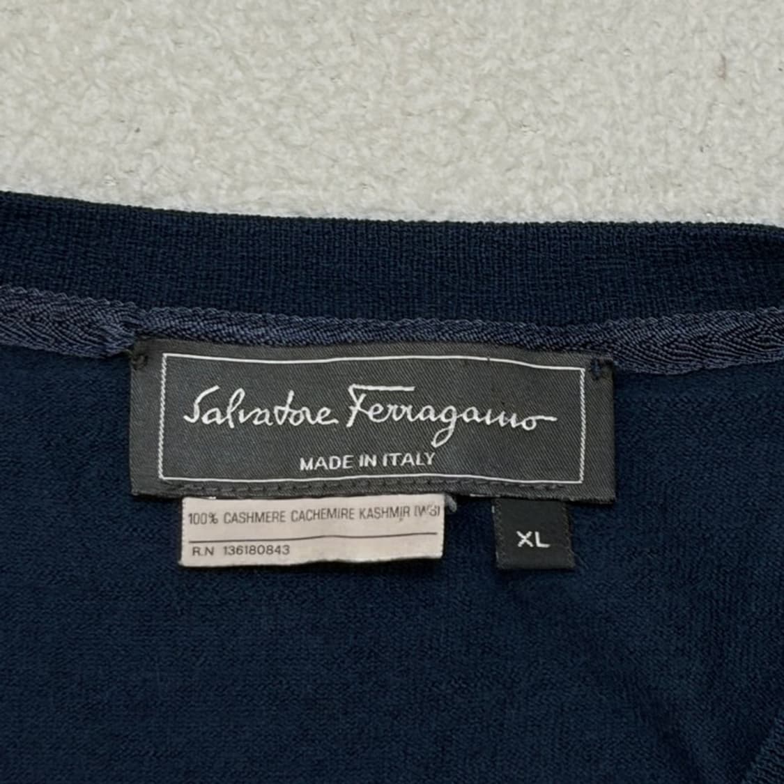 FERRAGAMO 캐시미어100% 브이넥 스웨터 XL 상품이미지4