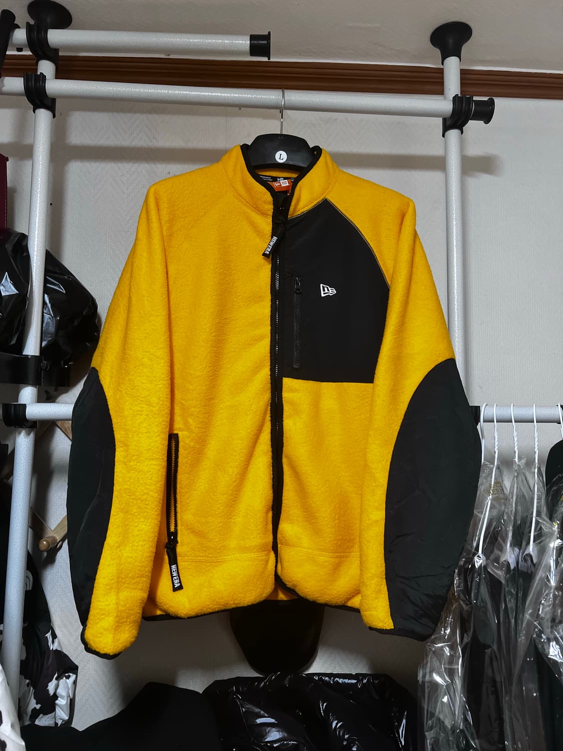 [L] 뉴에라 폴라 플리스 집업 다크 옐로우 12866475 상품이미지1