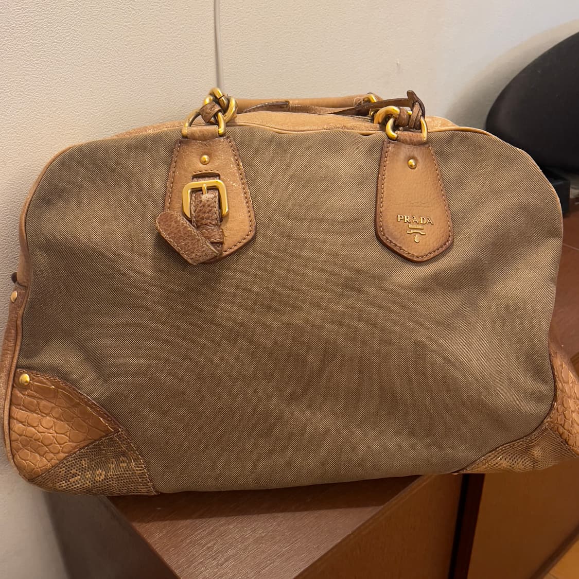 Early 2000‘s Prada Vintage Hobo bag 상품이미지2