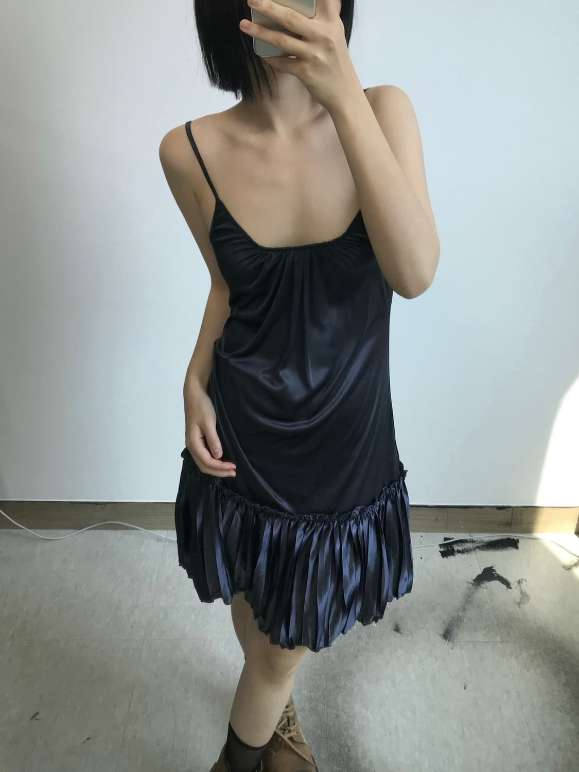 미쉘클랑 플리츠 새틴 슬립 원피스 상품이미지1