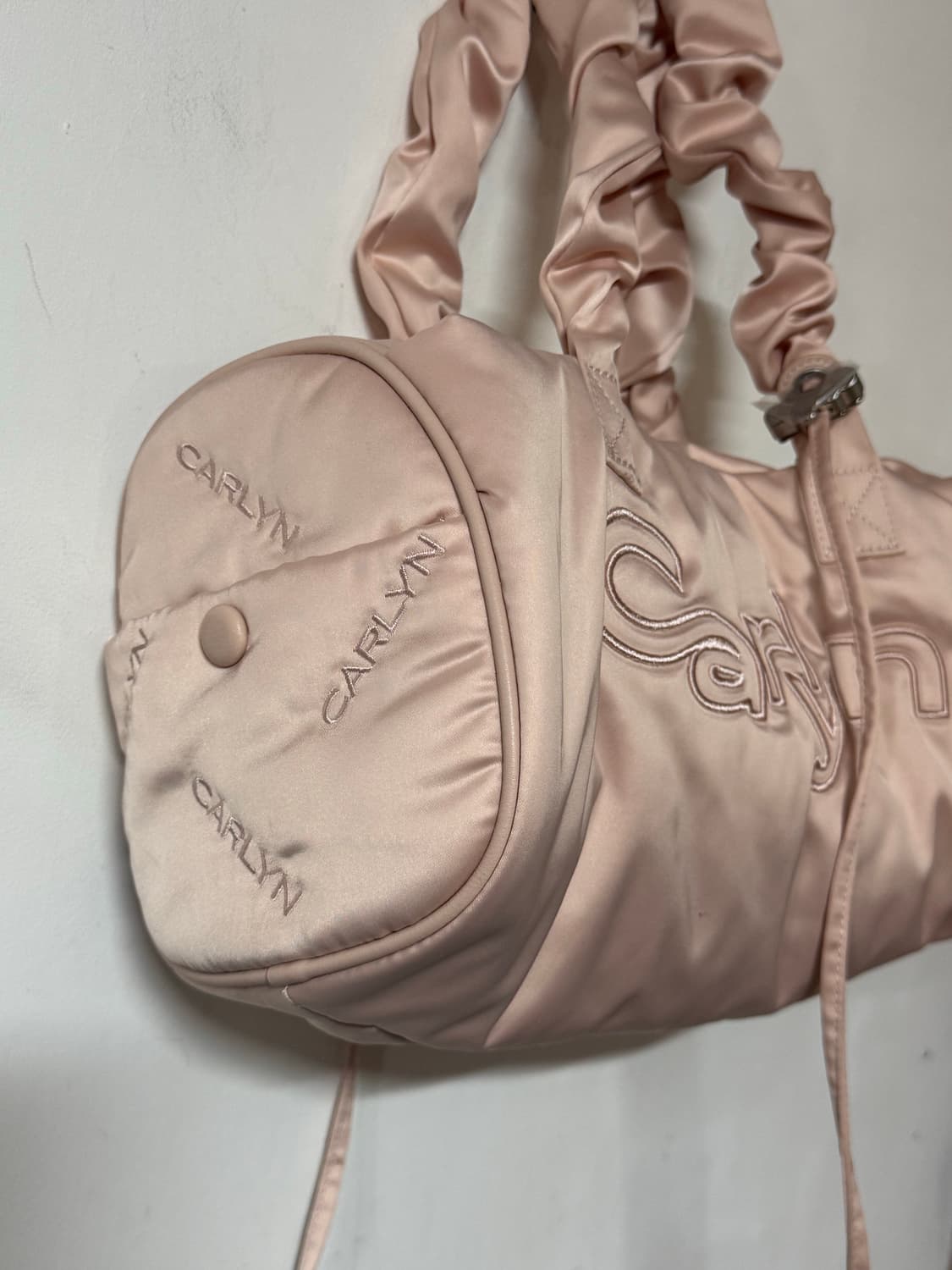 새상품 칼린 CARLYN 딸기우유 보스턴백 토트백 상품이미지4