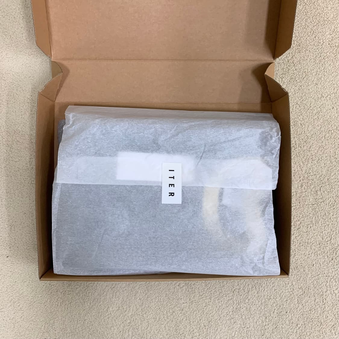 잇터 캐시 블렌디드 울 라운드 니트(L/그레이) 울니트 스웨터 상품이미지9