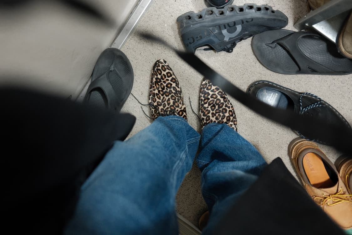 버버리 프로섬 13fw 레오파드 송치 슈즈 상품이미지1