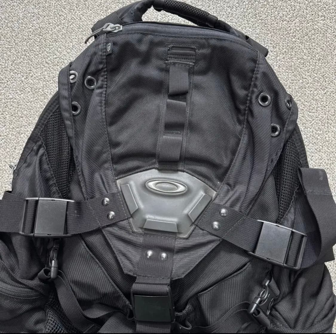 오클리 백팩 상품이미지2