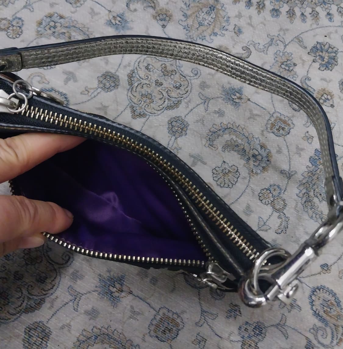 코치 시그니처 미니 핸드백 상품이미지4