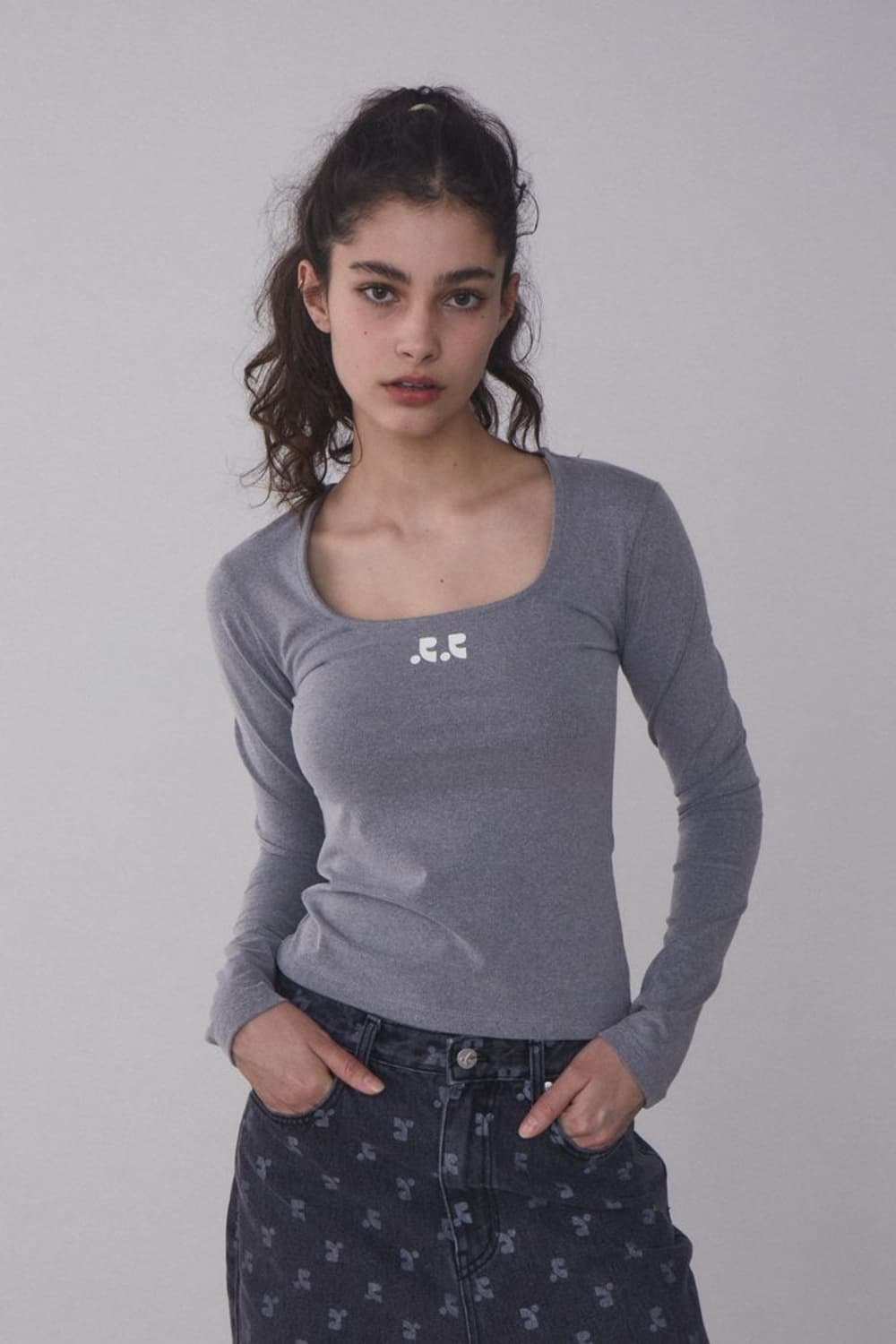 레스트앤레크리에이션 rest&recreation 스퀘어넥 롱슬리브 티셔츠 상품이미지2