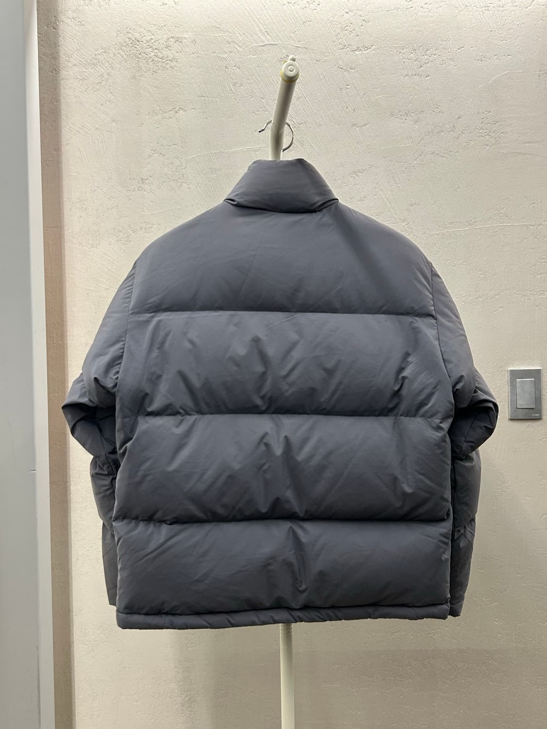 INSILENCE(인사일런스) 회색 패딩 점퍼 상품이미지3