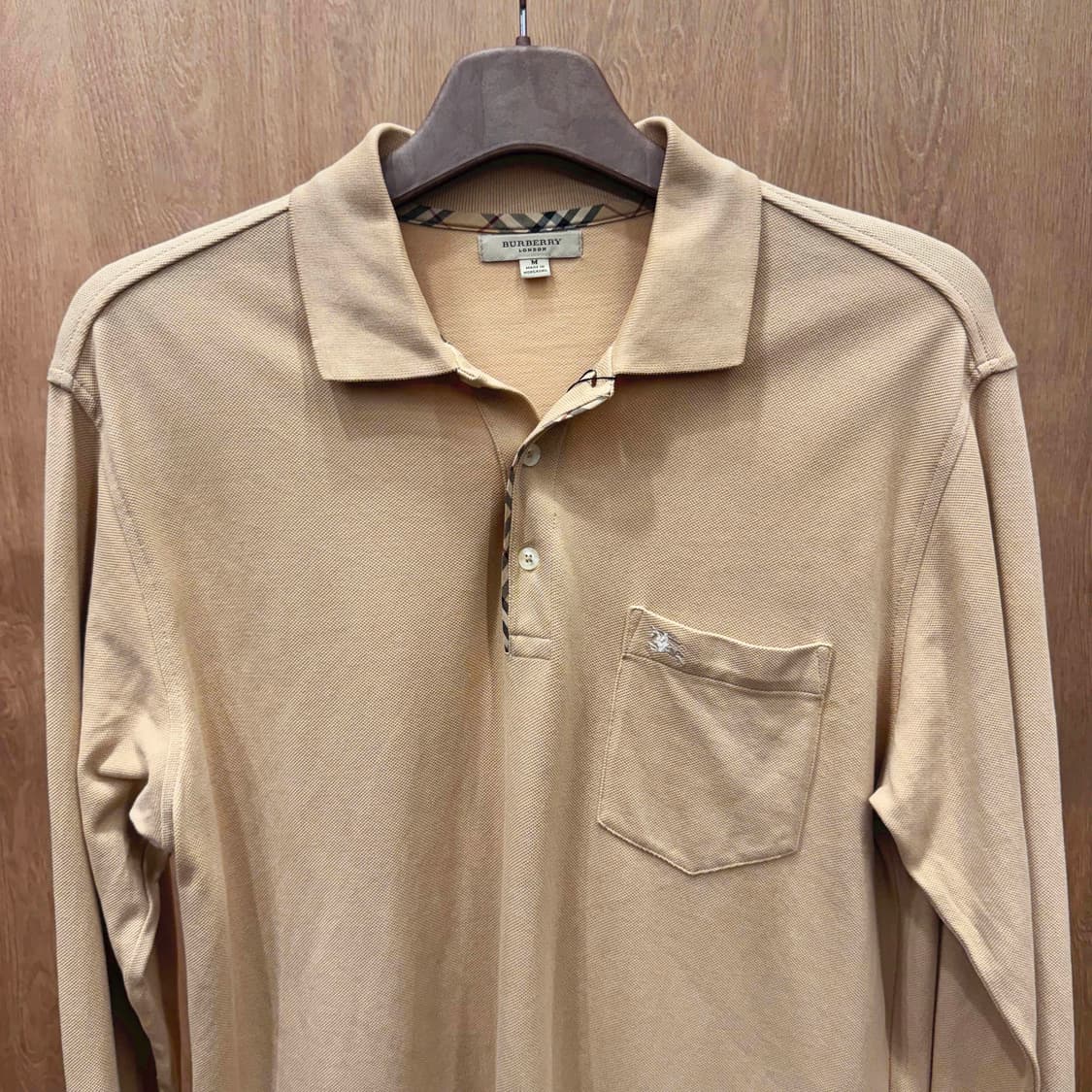 버버리 런던 코튼 긴팔 카라티 포켓 디테일 클래식 베이지 상품이미지4
